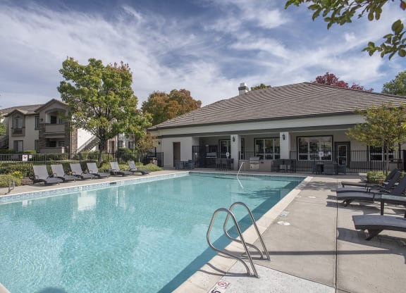 Stoneridge Swimming Pool Clubhouse View