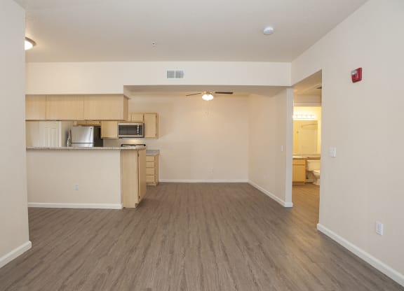 Stoneridge Vacant Dining Room