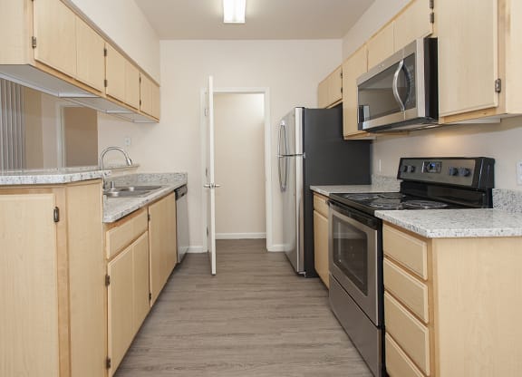 Stoneridge Upgraded Vacant Kitchen