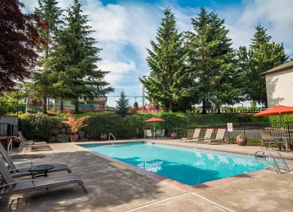 Sunstone Parc Pool & Furniture