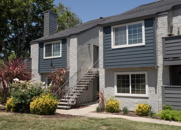 building exterior entries at Woodbridge Apartments, Sacramento, 95833