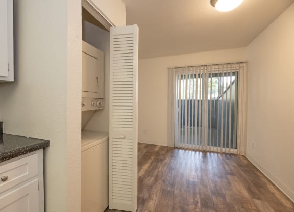 vacant 1x1 laundry  at Woodbridge Apartments, Sacramento, CA