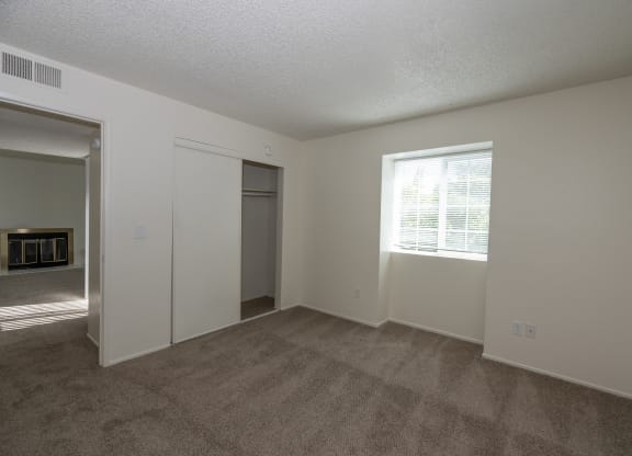 2x2 primary bedroom at Woodbridge Apartments, California, 95833