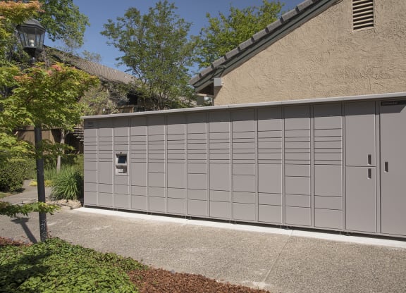 24 Hour Package Lockers at Zinfandel Village Apartments, Rancho Cordova, CA