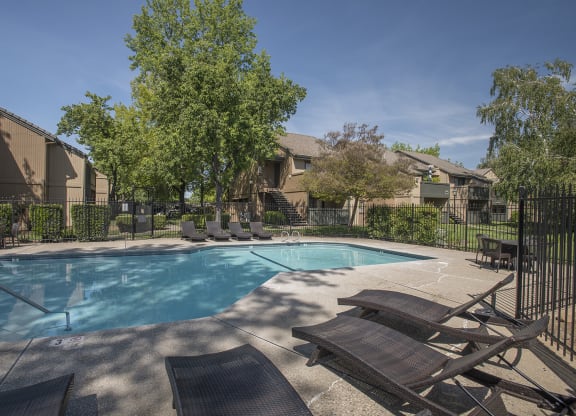 Pool & Lounge at Zinfandel Village Apartments, Rancho Cordova, California 95670 Chairs