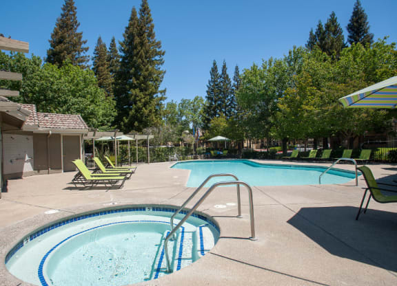 Pool and Spa at Zinfandel Village Apartments, Rancho Cordova, California 95670