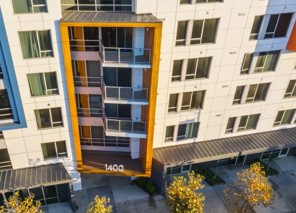 the building in which the hotel is located