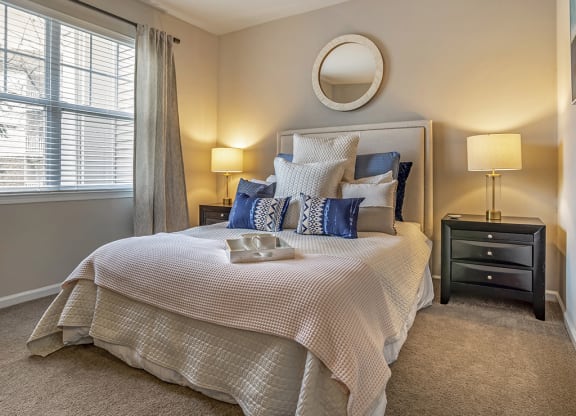 the preserve at ballantyne commons apartments bedroom with bed