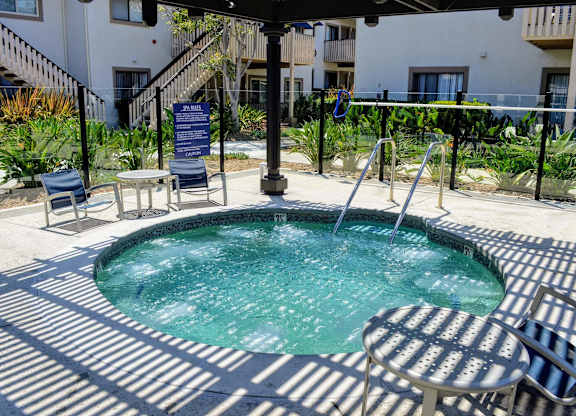 Hot Tub at La Jolla Canyon Apartments, San Diego California