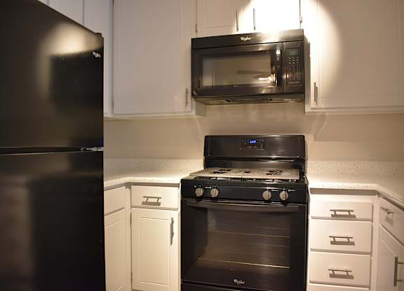 Kitchen with Oven at Encino Palms Apartments, Encino, CA
