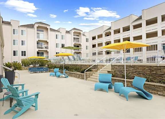 Courtyard Patio at La Regencia Apartments, San Diego, CA