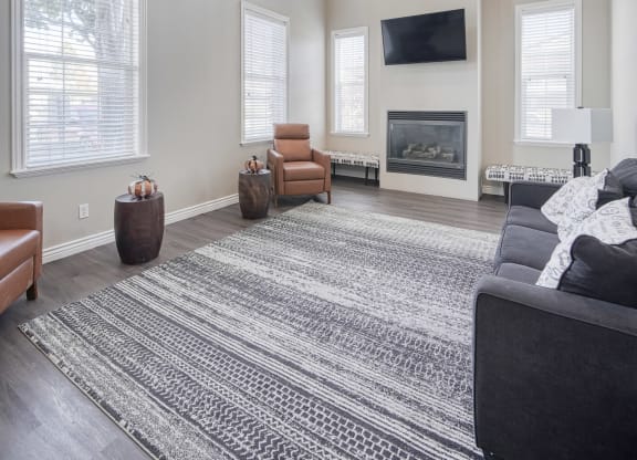 the estates at tanglewood|living room with fireplace