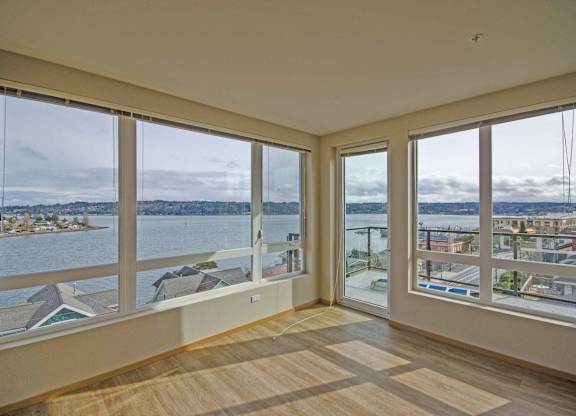 Spacious Living Room at Spyglass Hill Apartments, Bremerton, 98337