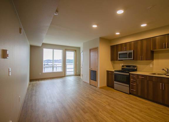 Gourmet Kitchens at Spyglass Hill Apartments, Bremerton