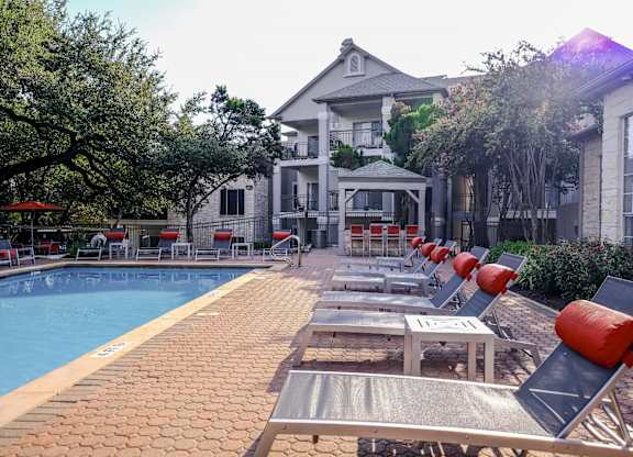 swimming pool and sun deck at San Marin apartments
