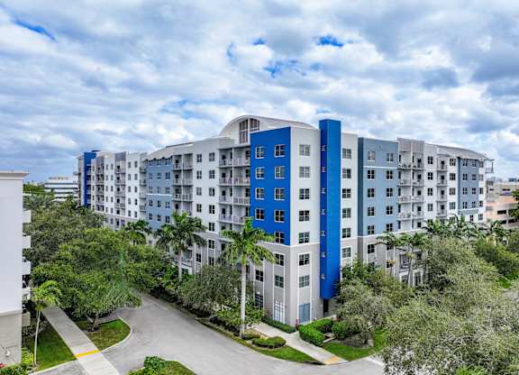 exterior view of Berkshire Lauderdale by the Sea apartments 2400 NE 65th St., Ft. Lauderdale, FL 33308