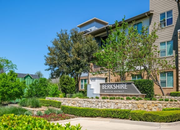 exterior view Berkshire Medical District apartments 4730 Fairmount Street Dallas, TX  75219