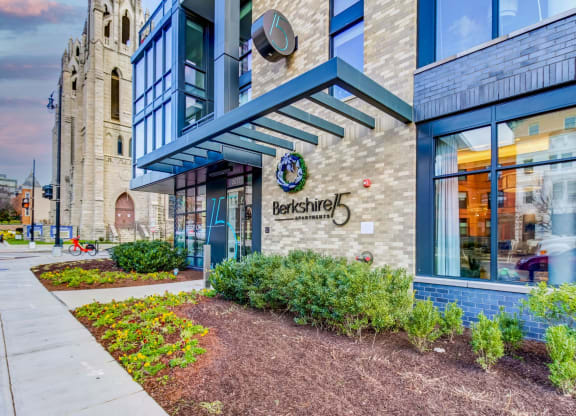 Luxury U Street Apartments DC-Berkshire 15 Apartments 20009