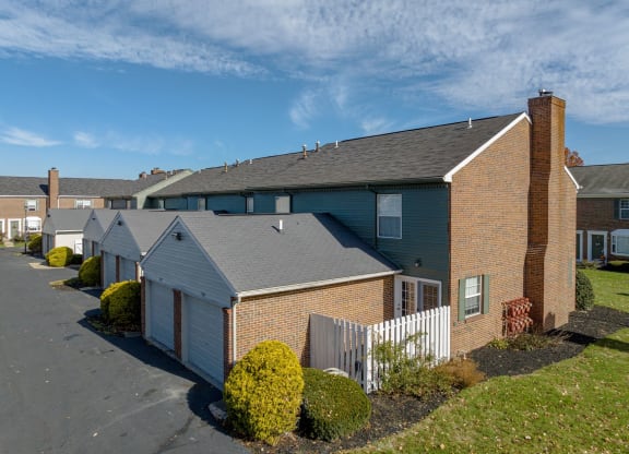 Heathermoor and Bedford Commons apartments with garage
