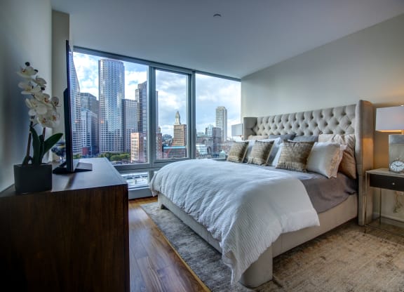 The Benjamin Seaport Residences-Primary Bedroom with Waterfront View