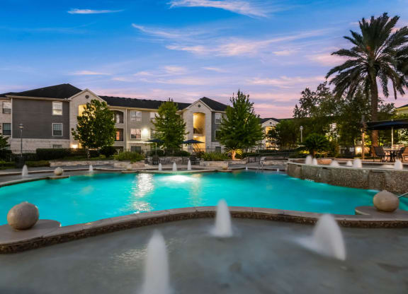 Falls at Eagle Creek apartments swimming pool