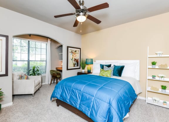 Falls at Eagle Creek apartments bedroom