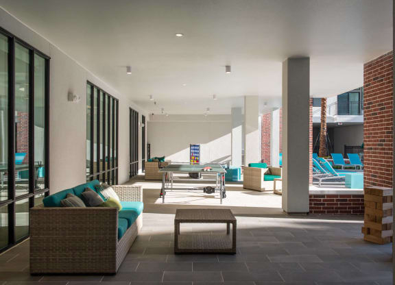 outdoor lounging area at Tinsley on the Park apartments