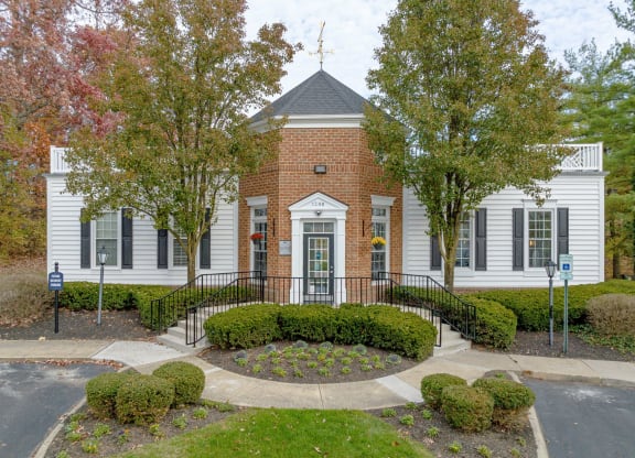 The Residence at Christopher Wren apartments exterior view