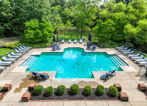 The Residence at Christopher Wren apartments swimming pool