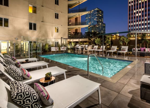 Stunning Swimming Pool with Sundeck at Berkshire K2LA, California, 90005