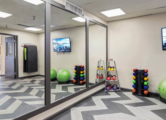 Fitness Studio at Saw Mill Village Apartments, Ohio, 43235