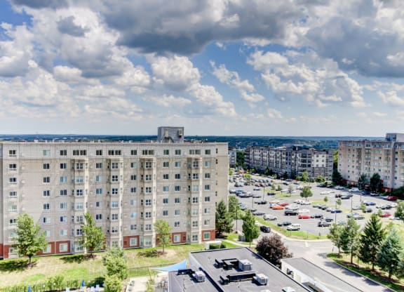 HighPoint Apartments Quincy MA with water views, Boston city Skyline vistas, and Views of the Blue Hills