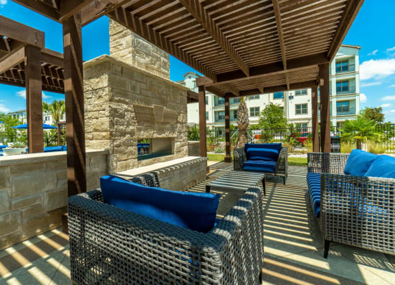 outdoor lounge at Park at Bayside apartments