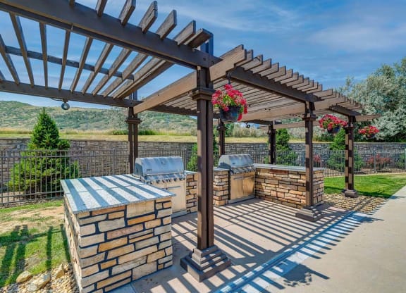 BBQ Area at Dakota Ridge Apartments, Colorado