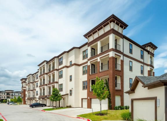 Exterior View Of Property at Berkshire Spring Creek, Garland, TX
