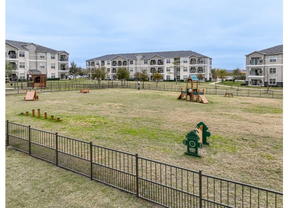 off-leash dog park at Park 3Eighty apartments