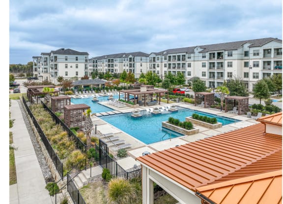 aerial view of the swimming pool at Park at Bayside apartments