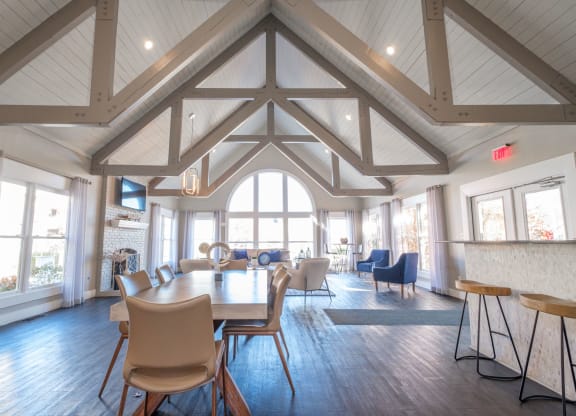 Perimeter Lakes apartments social lounge