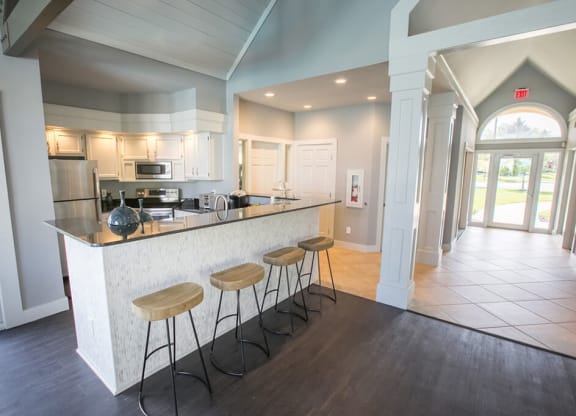 Clubhouse Kitchen at Perimeter Lakes Apartments, Dublin, OH, 43017