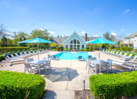 Swimming Pool With Relaxing Sundecks at Perimeter Lakes Apartments, Dublin, 43017