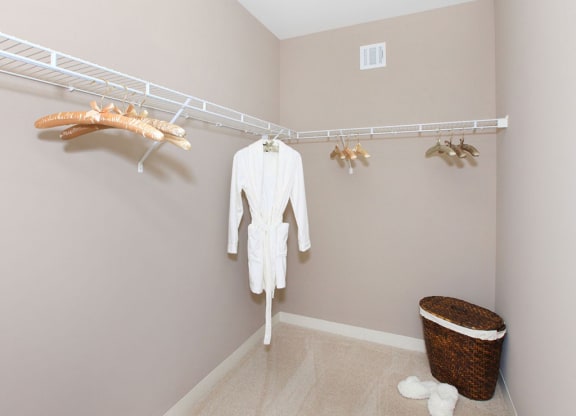 Apartments with Spacious Closets in Quincy MA-12 Highpoint Circle Quincy, MA 02169