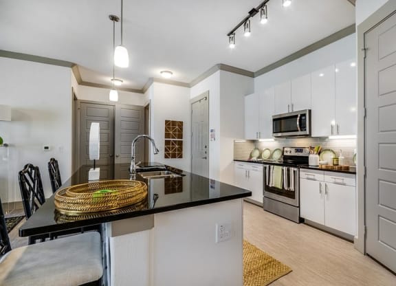 Granite Countertops In Kitchen at Berkshire Spring Creek, Garland