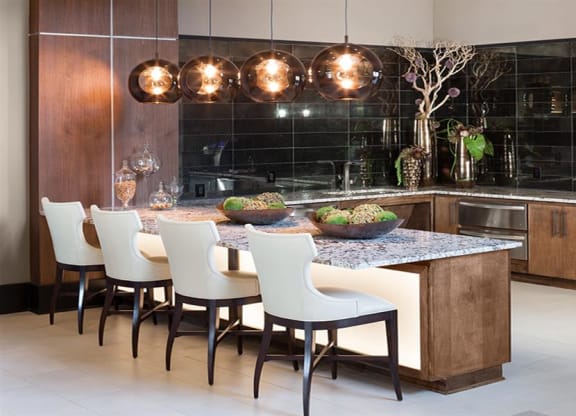 Breakfast Bar-Dining Room at Berkshire Amber, Dallas, 75248