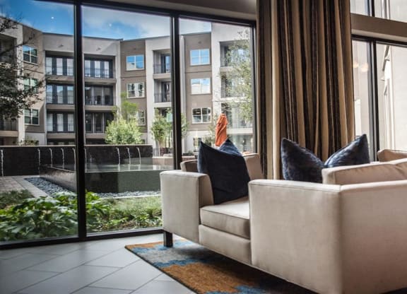 Amenities at Berkshire Amber, Dallas, TX