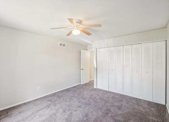 Affordable Apartments in Southfield, MI | Spacious and open bedroom with walk-in closet