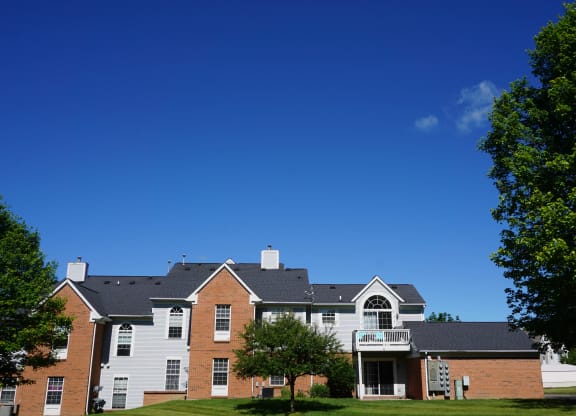 Brookwood Farms, exterior