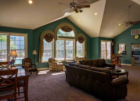 Clubhouse, lounge