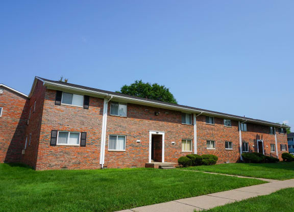 Gale Gardens apartment building with landscaping