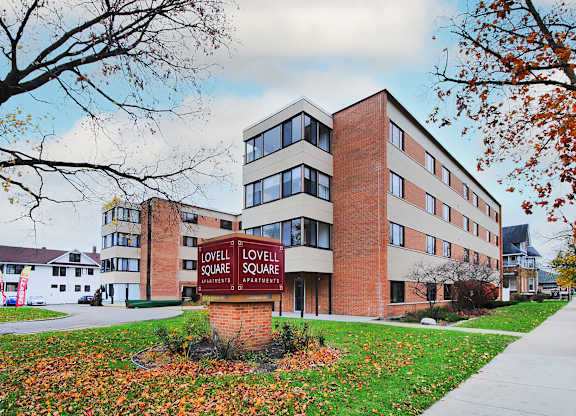 Apartments with courtyard in Kalamazoo, MI