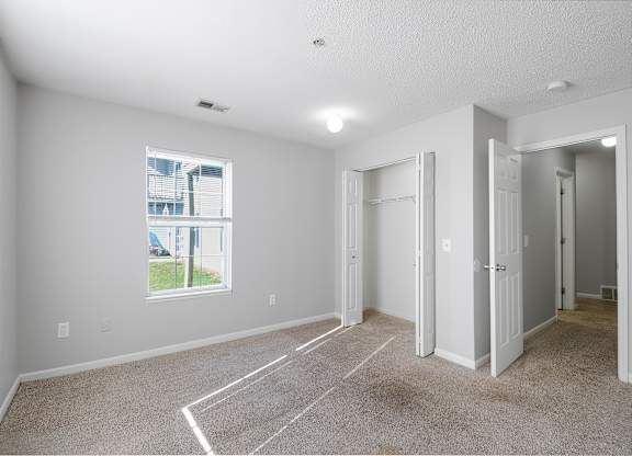 Apartments with large bedrooms in Kalamazoo. Apartments with roommate matching near WMU